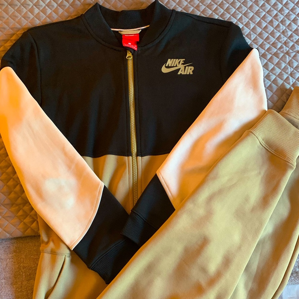 Nike jumpsuit black & tan xs